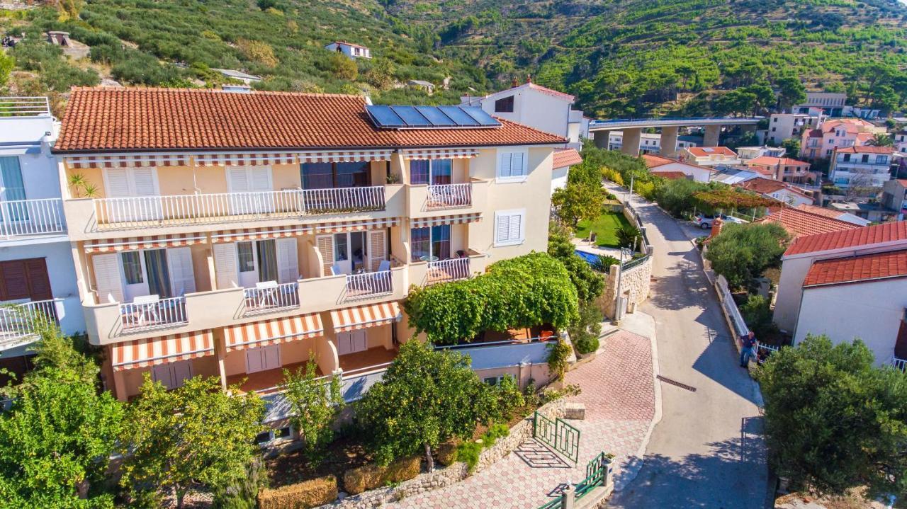 Vila Nives Hotel Podgora Bagian luar foto